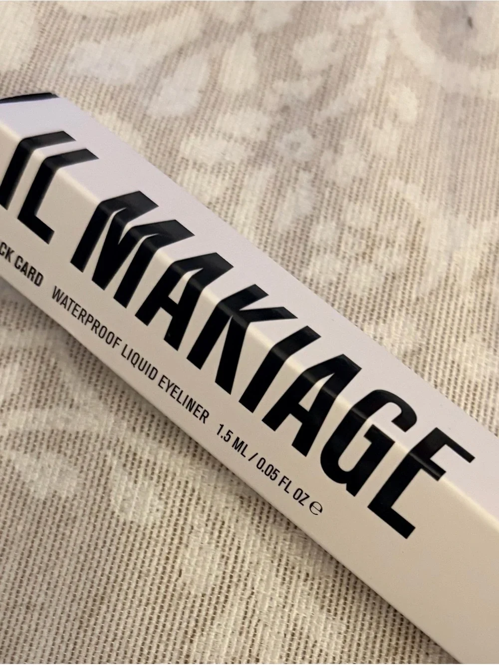 IL Makiage Waterproof Liquid Eyeliner - Black Card New in Box